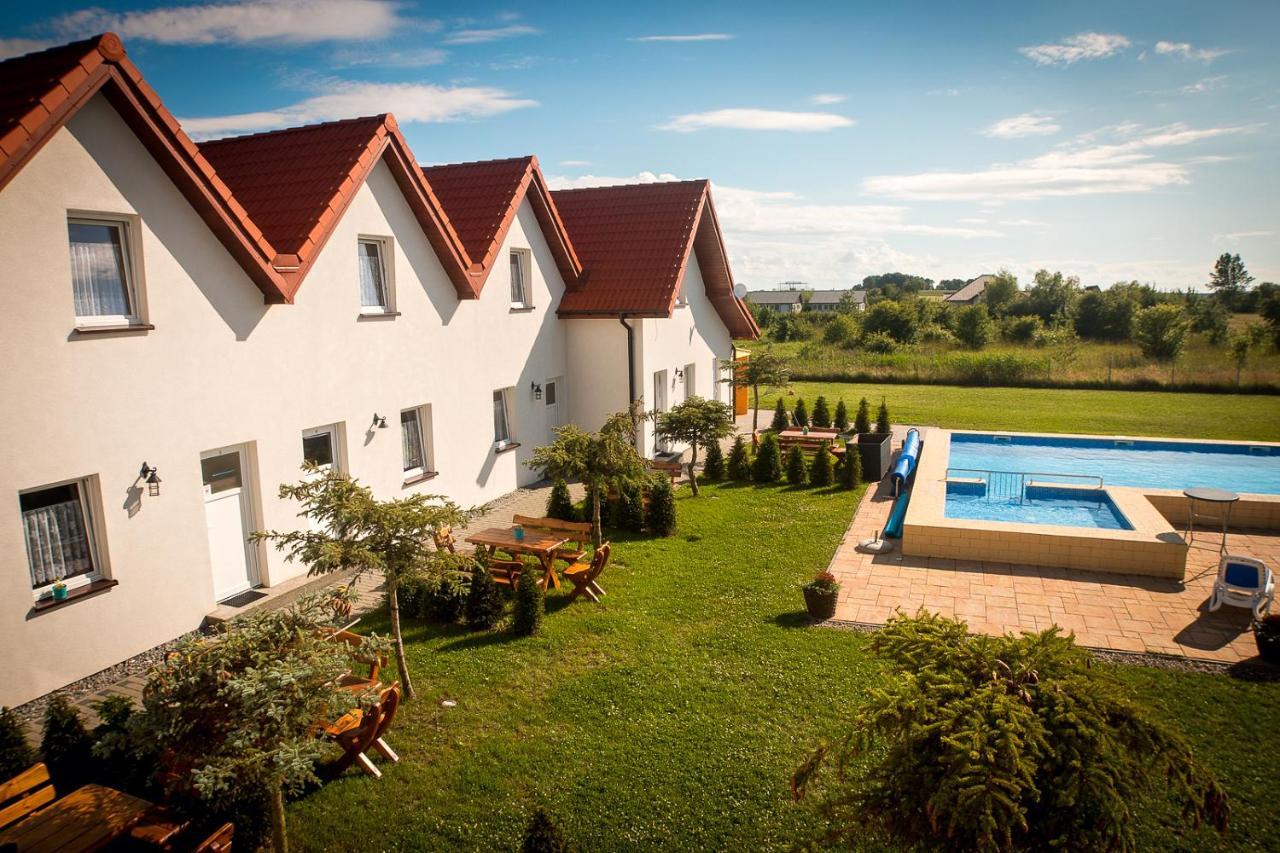 Aqua Fun Domki Z Basenem Darlowo Exterior foto