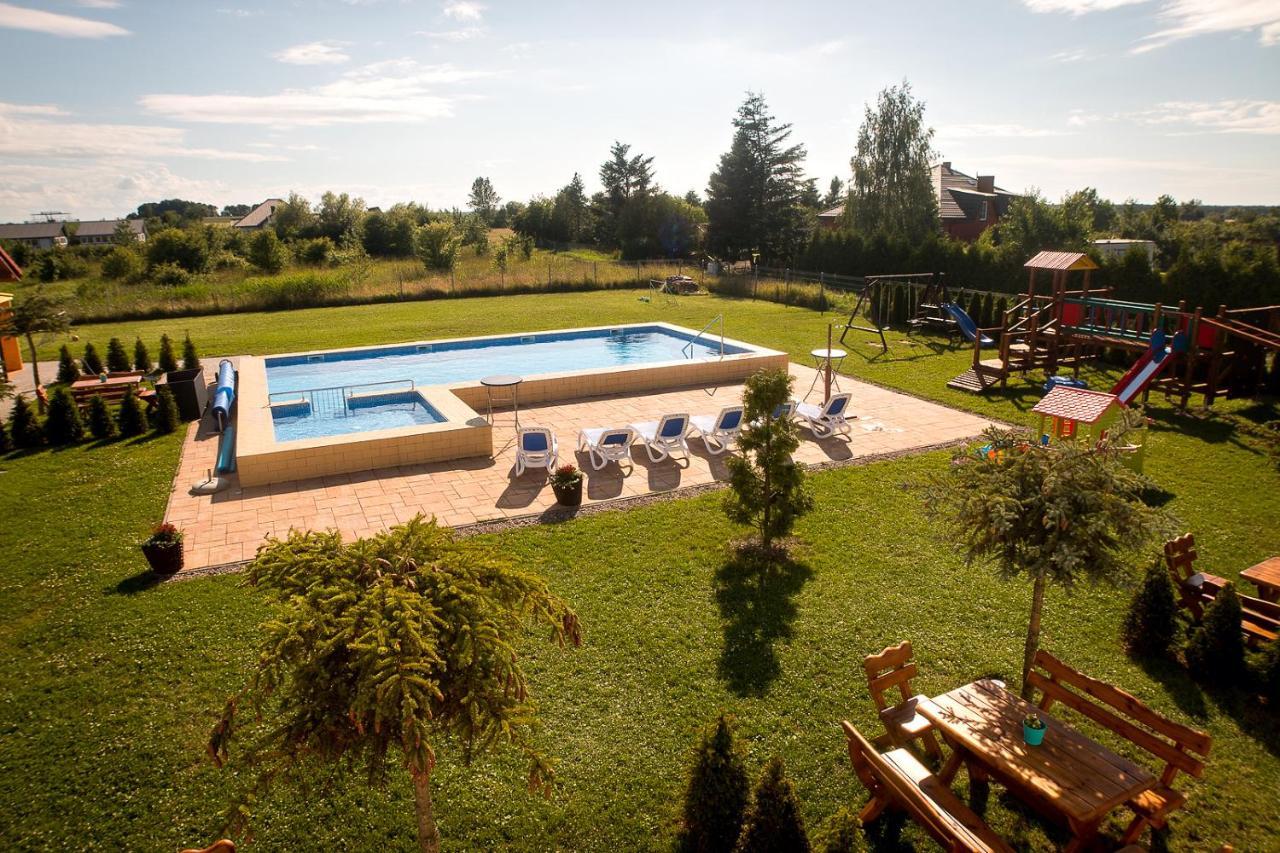 Aqua Fun Domki Z Basenem Darlowo Exterior foto
